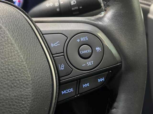 【レーダークルーズコントロール】高速道路での長距離走行が楽に!!自動で速度を保つクルーズコントロールが、衝突軽減システムと連携し、前方の車両を感知して車間を保つように速度調節してくれます!!