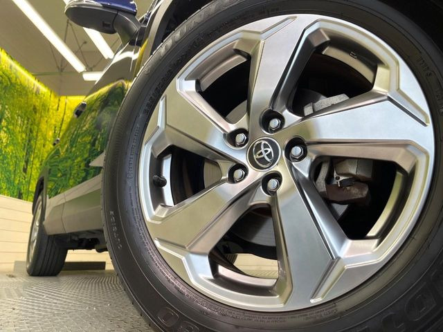 �y����18�C���`�A���~�z�C�[���z�O�ςɃ}�b�`���������A���~�z�C�[���𑕒����Ă���܂��B�e��ЊO�A���~�z�C�[����A�X�^�b�h���X�^�C�����戵�����Ă���܂��B���񂲑��k����������