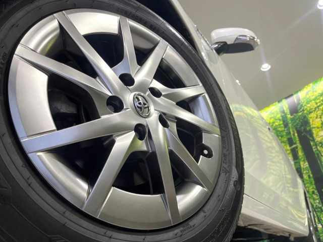 �y����16�C���`�A���~�z�C�[���z�O�ςɃ}�b�`���������A���~�z�C�[���𑕒����Ă���܂��B�e��ЊO�A���~�z�C�[����A�X�^�b�h���X�^�C�����戵�����Ă���܂��B���񂲑��k����������