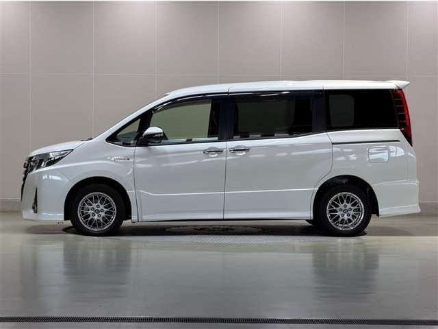ノア1.8 ハイブリッド Si W×B