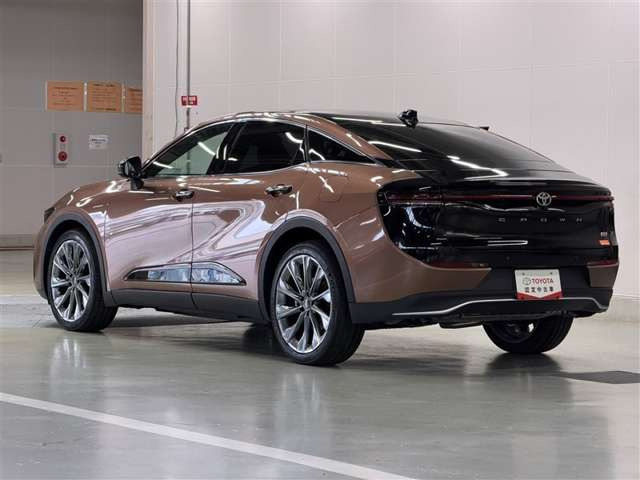 クラウンクロスオーバー2.5 G アドバンスト レザー パッケージ E-Four 4WD