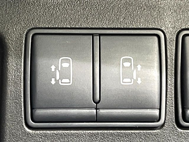 【パワースライドドア】スマートキーや運転席のスイッチでスライドドアの開閉が可能♪電動だから力を入れてドアを開ける必要が無く、小さいお子様でも、重い荷物を持っている時もラクに開け閉めできます♪