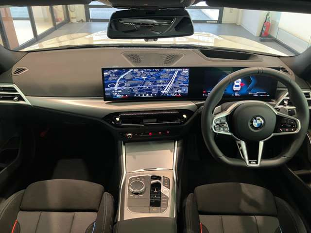3シリーズセダン320i エディション シャドー