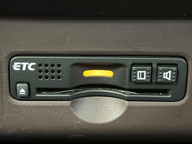 【ETC】高速道路の料金所をストレスなく通過!話題のスポットやサービスエリアに多い「スマートIC」利用時は必須のアイテムです。当店でセットアップを実施、ご納車当日からすぐにご利用いただけます!