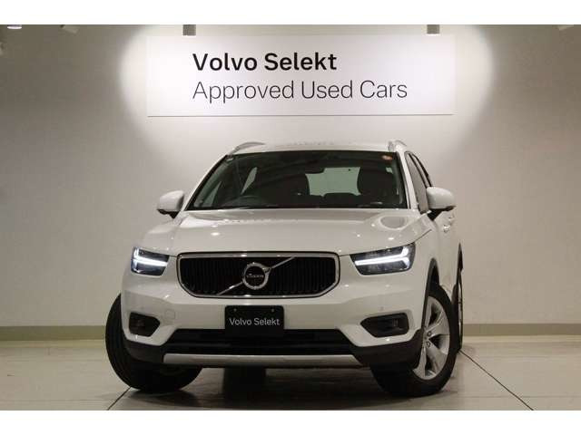 XC40B4 AWD モメンタム 4WD