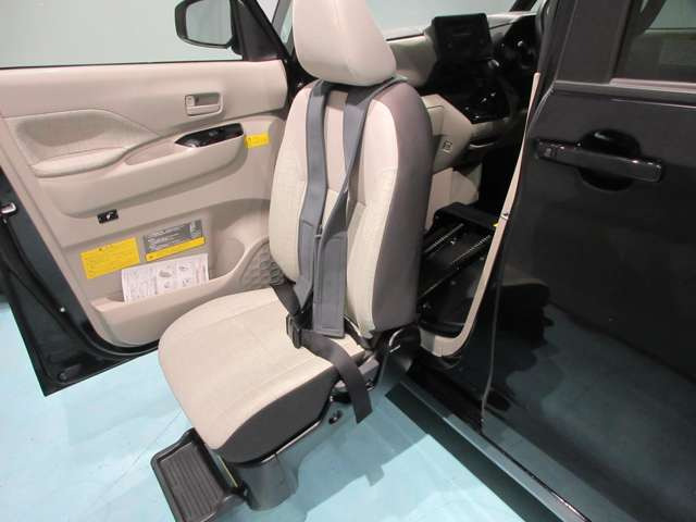 デイズルークスX 助手席スライドアップシート 4WD
