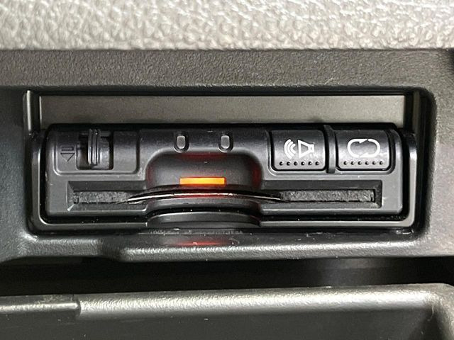 【ETC】高速道路の料金所をストレスなく通過!話題のスポットやサービスエリアに多い「スマートIC」利用時は必須のアイテムです。当店でセットアップを実施、ご納車当日からすぐにご利用いただけます!