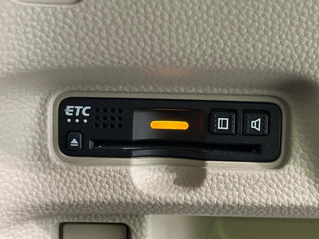【ETC】高速道路の料金所をストレスなく通過!話題のスポットやサービスエリアに多い「スマートIC」利用時は必須のアイテムです。当店でセットアップを実施、ご納車当日からすぐにご利用いただけます!