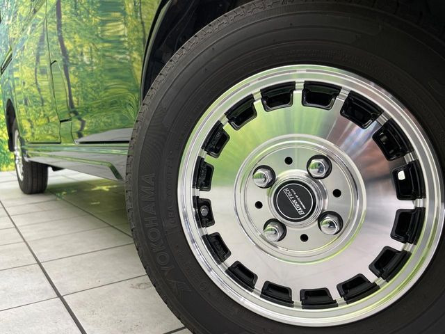 �y12�C���`�A���~�z�C�[���z�O�ςɃ}�b�`�����A���~�z�C�[���𑕒����Ă���܂��B�e��A���~�z�C�[����A�X�^�b�h���X�^�C�����戵�����Ă���܂��B���񂲑��k����������