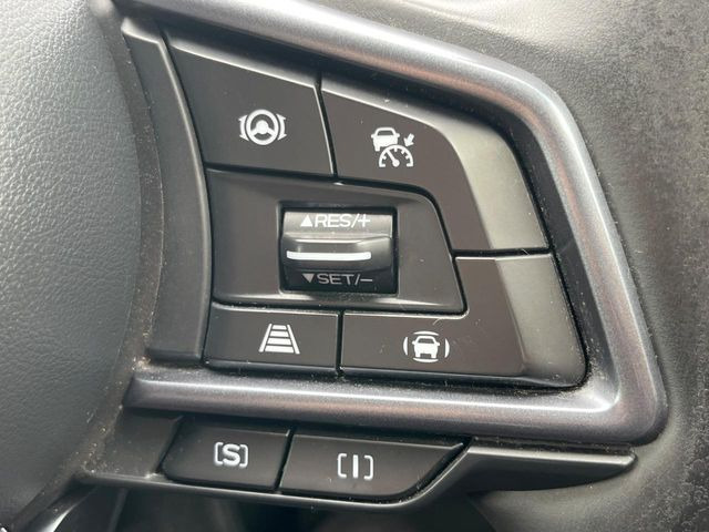 【全車速追従機能付クルーズコントロール】高速道路での長距離走行が楽に!!自動で速度を保つクルーズコントロールが、衝突軽減システムと連携し、前方の車両を感知して車間を保つように速度調節してくれます!!