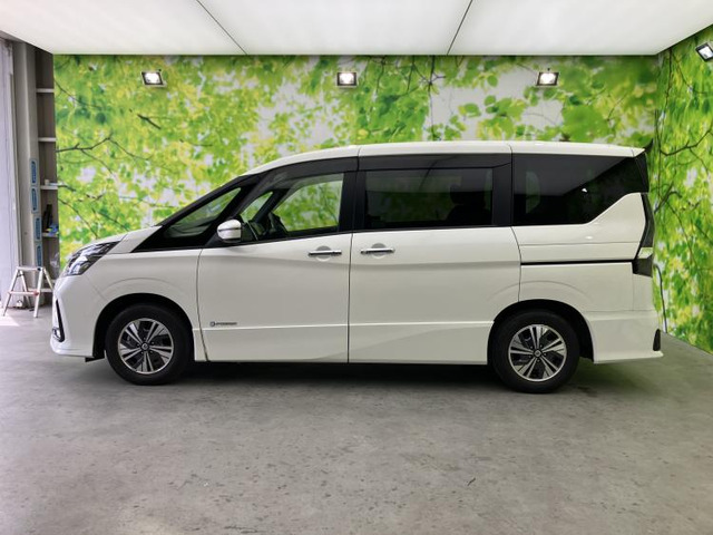 セレナ1.2 e-POWER ハイウェイスターV