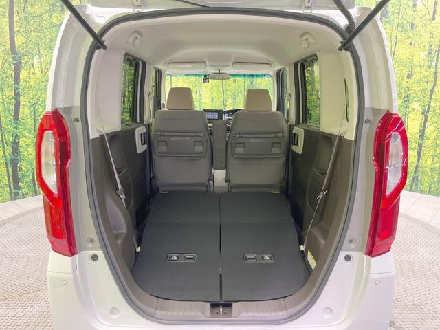 普段のお買い物や通勤、送迎等に十分な荷室スペースを確保しております。セカンドシートを倒すと、大きな荷物の積載も可能です♪