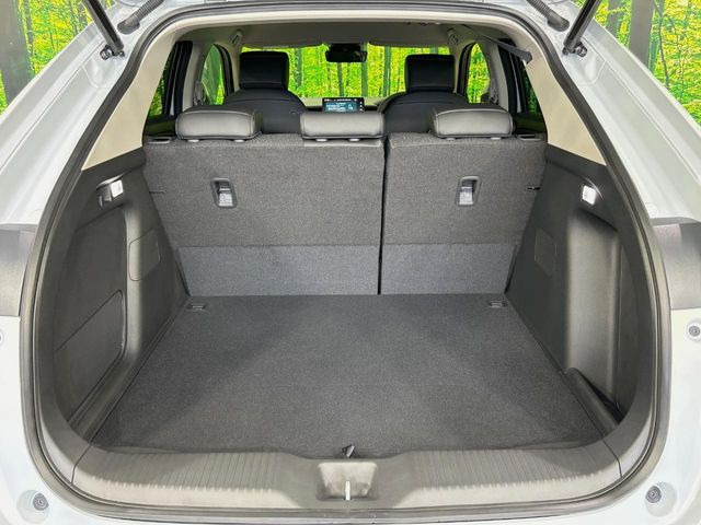 【パワーバックドア】スマートキーや運転席のボタンを押すだけでリアゲートが自動で開閉します!荷物を持っている時や、高い位置にあるバックドアを閉める際に便利な機能です♪