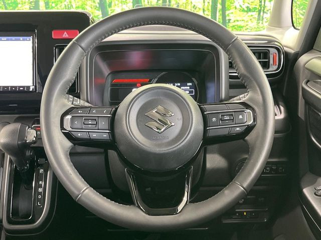 【純正革巻きステアリング】上質な革を使用することで、手にしっかり馴染みとても運転しやすいハンドルです♪