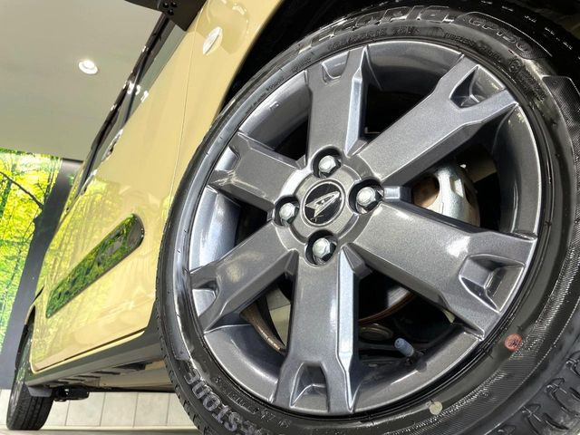 �y����15�C���`�A���~�z�C�[���z�O�ςɃ}�b�`���������A���~�z�C�[���𑕒����Ă���܂��B�e��ЊO�A���~�z�C�[����A�X�^�b�h���X�^�C�����戵�����Ă���܂��B���񂲑��k����������