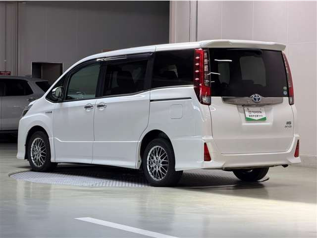 ノア1.8 ハイブリッド Si W×B