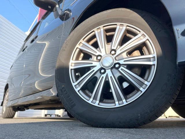�y15�C���`�A���~�z�C�[���z�O�ςɃ}�b�`�����A���~�z�C�[���𑕒����Ă���܂��B�e��A���~�z�C�[����A�X�^�b�h���X�^�C�����戵�����Ă���܂��B���񂲑��k����������