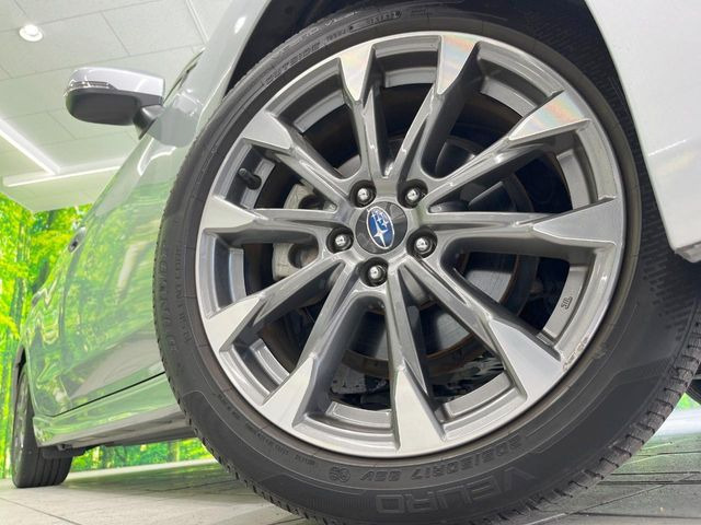 �y����17�C���`�A���~�z�C�[���z�O�ςɃ}�b�`���������A���~�z�C�[���𑕒����Ă���܂��B�e��ЊO�A���~�z�C�[����A�X�^�b�h���X�^�C�����戵�����Ă���܂��B���񂲑��k����������