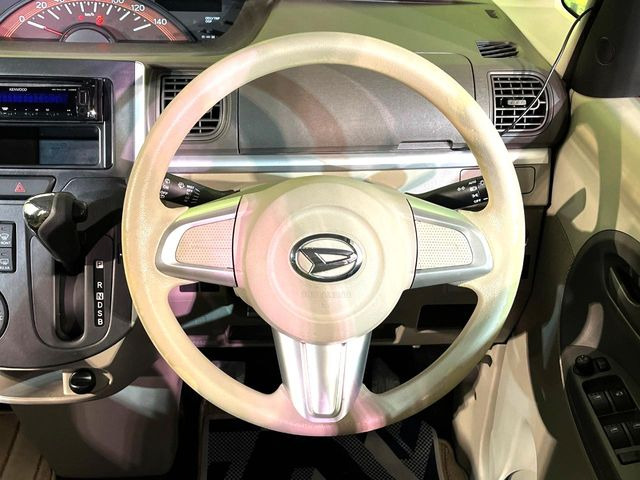 ステアリングも使用感が少なく、きれいな状態となっております♪