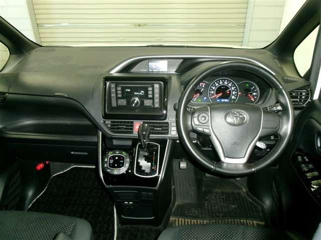 ヴォクシー2.0 ZS 煌III 4WD