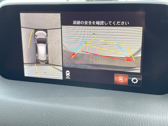 【360&deg;ビューモニター】専用のカメラにより、上から見下ろしたような視点で360度クルマの周囲を確認することができます☆死角部分も確認しやすく、狭い場所での切り返しや駐車もスムーズに行えます。