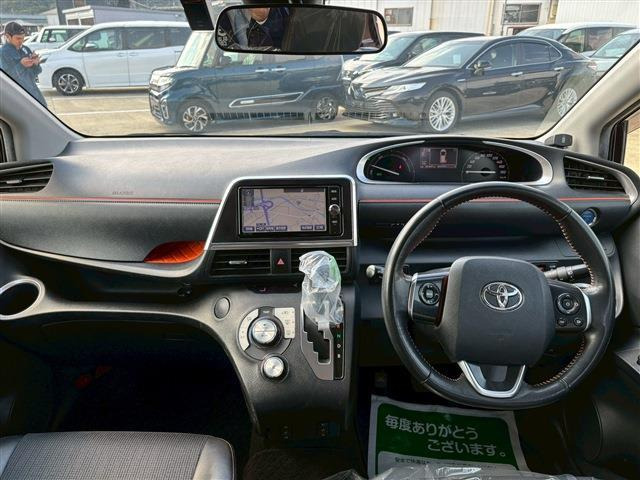 シエンタハイブリッド 1.5 G クエロ