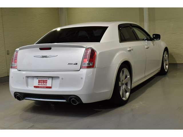 300SRT8