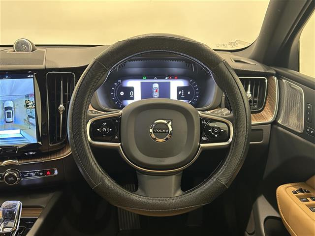 XC60アルティメット B5 AWD 4WD