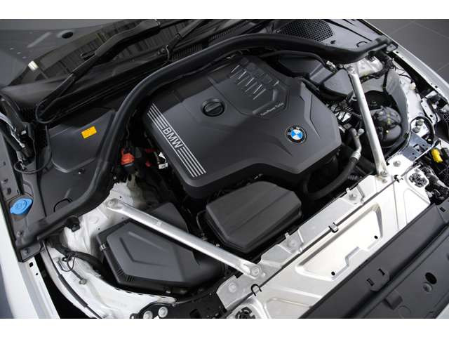 2.0L ����4�C��DOHC�^�[�{�A184ps/30.6kgm�A�S��&times;�S��&times;�S��mm 4775&times;1850&times;1395mm�A�ԗ��d�� 1530kg