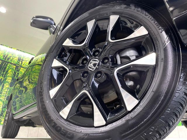 �y����18�C���`�A���~�z�C�[���z�O�ςɃ}�b�`���������A���~�z�C�[���𑕒����Ă���܂��B�e��ЊO�A���~�z�C�[����A�X�^�b�h���X�^�C�����戵�����Ă���܂��B���񂲑��k����������