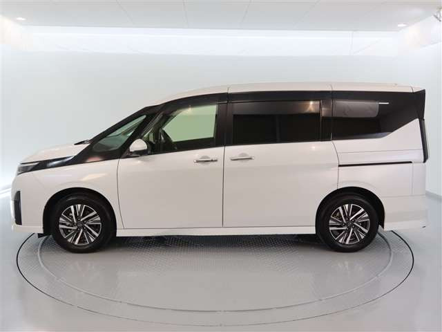 セレナ1.4 e-POWER ハイウェイスターV
