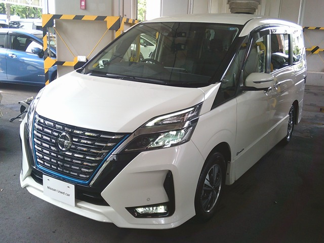 セレナ1.2 e-POWER ハイウェイスターV