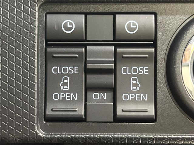 【両側パワースライドドア】スマートキーや運転席のスイッチで後席両側スライドドアの開閉が可能♪電動だから力を入れてドアを開ける必要が無く、小さなお子様でも簡単に開け閉めでき快適です♪