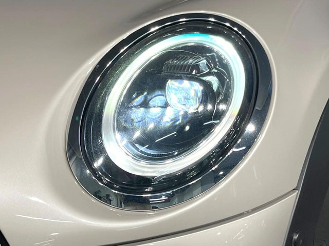 ��LED�w�b�h���C�g:��ԑ��s�����ǍD�Ȏ��E���m�ۂ����S���ĉ^�]�ł��鍂�P�xLED�w�b�h���C�g�𑕔�!�_�����x�������A����d�͂��}�����Ă��܂��B