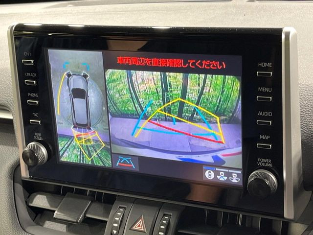 【パノラミックビューモニター】専用のカメラにより、上から見下ろしたような視点で360度クルマの周囲を確認することができます☆死角部分も確認しやすく、狭い場所での切り返しや駐車もスムーズに行えます。