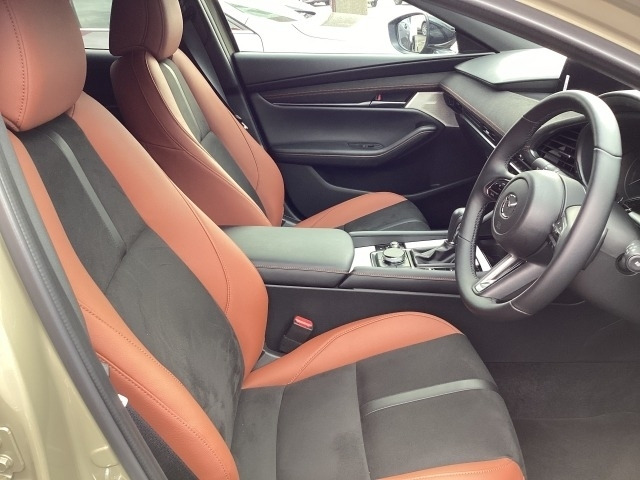 MAZDA3ファストバック2.0 20S レトロスポーツエディション
