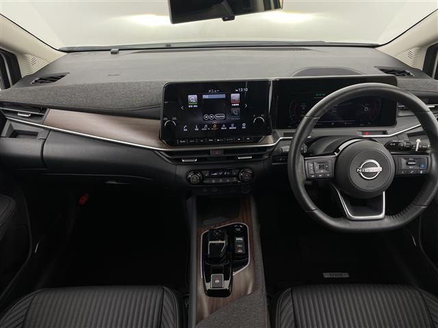 ノートオーラ1.2 G FOUR レザーエディション 4WD