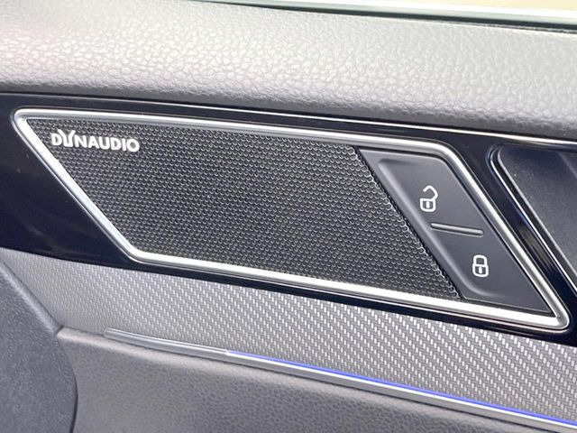 ��DYNAUDIO�T�E���h�V�X�e��:�����C���e���A���������̃v���~�A���T�E���h�V�X�e���𑕔����Ă���A���i�����Տꊴ�̂��鉹�y���ԓ��ł��y���݂��������܂��B