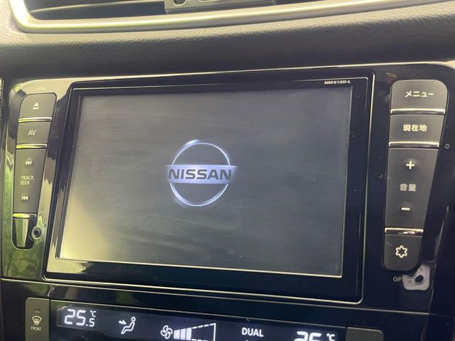 【純正8型ナビ】人気の純正ナビを装備しております。ナビの使いやすさはもちろん、オーディオ機能も充実!キャンプや旅行はもちろん、通勤や買い物など普段のドライブも楽しくなるはず♪