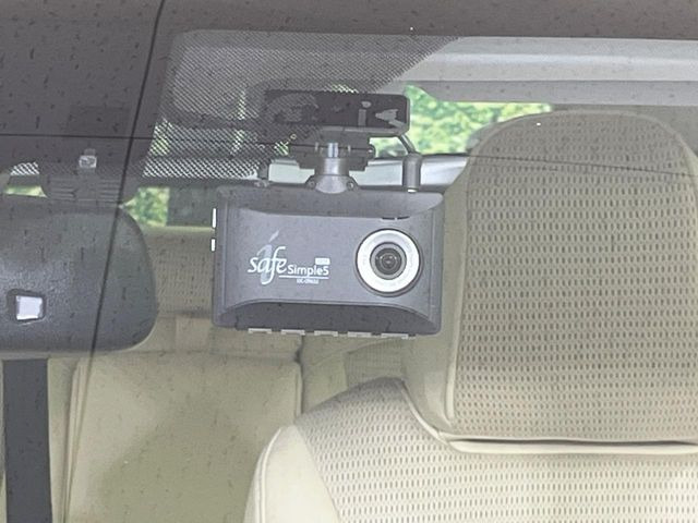 【ドライブレコーダー】ドライブレコーダー装備!走行中はもちろん、あおり運転や事故に遭遇した際、映像で記録し、万一のリスクに備えます。※記録用SDカードはお客様ご自身でご準備いただく必要があります。