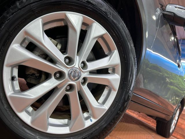 �y����17�C���`�A���~�z�C�[���z�O�ςɃ}�b�`���������A���~�z�C�[���𑕒����Ă���܂��B�e��ЊO�A���~�z�C�[����A�X�^�b�h���X�^�C�����戵�����Ă���܂��B���񂲑��k����������