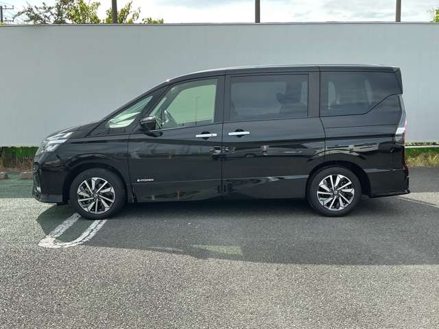セレナ1.2 e-POWER ハイウェイスターV