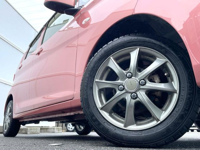 �y14�C���`�A���~�z�C�[���z�O�ςɃ}�b�`�����A���~�z�C�[���𑕒����Ă���܂��B�e��A���~�z�C�[����A�X�^�b�h���X�^�C�����戵�����Ă���܂��B���񂲑��k����������