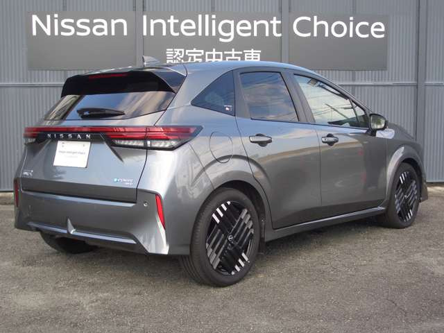 ノートオーラ1.2 G FOUR レザーエディション 4WD