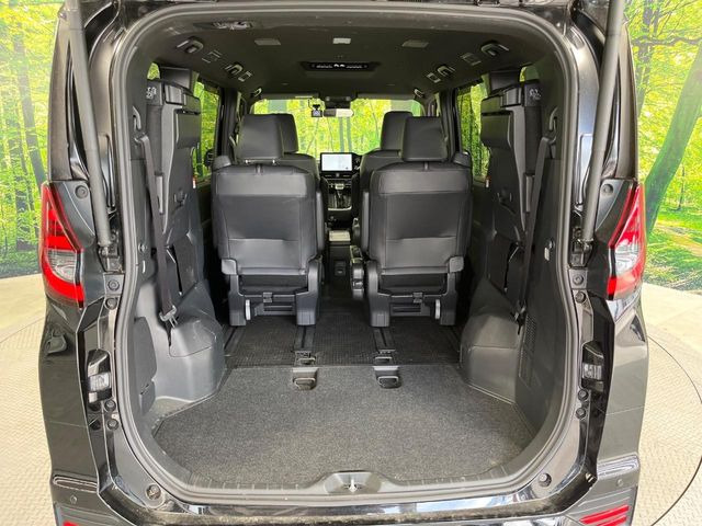 【パワーバックドア】スマートキーや運転席のボタンを押すだけでリアゲートが自動で開閉します!荷物を持っている時や、高い位置にあるバックドアを閉める際に便利な機能です♪
