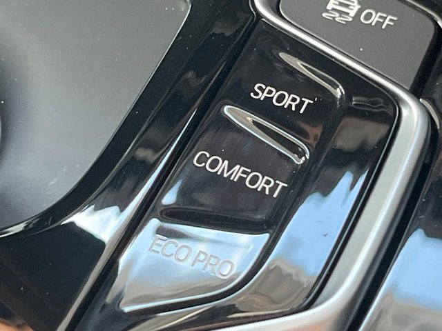 ��BMW���[�h�Z���N�g�w�X�|�[�c���[�h�ł̓_�C�i�~�b�N�ȑ�����BECOPRO���[�h�ł́A�G���W�����X�|���X��V�t�g�^�C�~���O�̍œK���ɉ����A�G�A�R���̍쓮�������I�ɐ��䂵�A�R������ʂ�}�����܂��B�x
