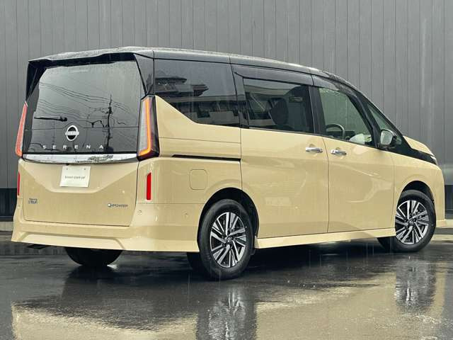 セレナ1.4 e-POWER ハイウェイスターV