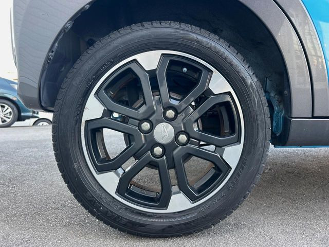 �y����15�C���`�A���~�z�C�[���z�O�ςɃ}�b�`���������A���~�z�C�[���𑕒����Ă���܂��B�e��ЊO�A���~�z�C�[����A�X�^�b�h���X�^�C�����戵�����Ă���܂��B���񂲑��k����������