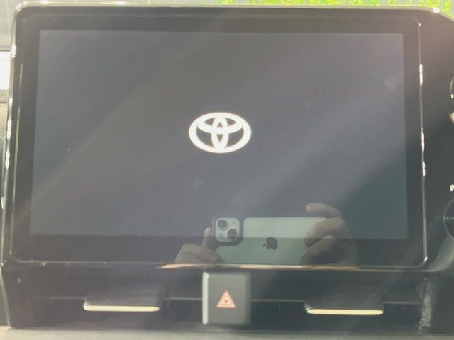 �y10.5�C���` �f�B�X�v���C�I�[�f�B�I�z���ʂ̃f�B�X�v���C��AppleCarPlay��AndroidAuto�����p�\�B�傫�ȉ�ʂŃX�}�z�i�r�A�v���������p���������܂���
