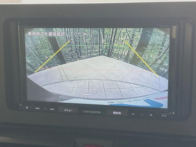 【バックカメラ】駐車時に後方がリアルタイム映像で確認できます。大型商業施設や立体駐車場での駐車時や、夜間のバック時に大活躍!運転スキルに関わらず、今や必須となった装備のひとつです!
